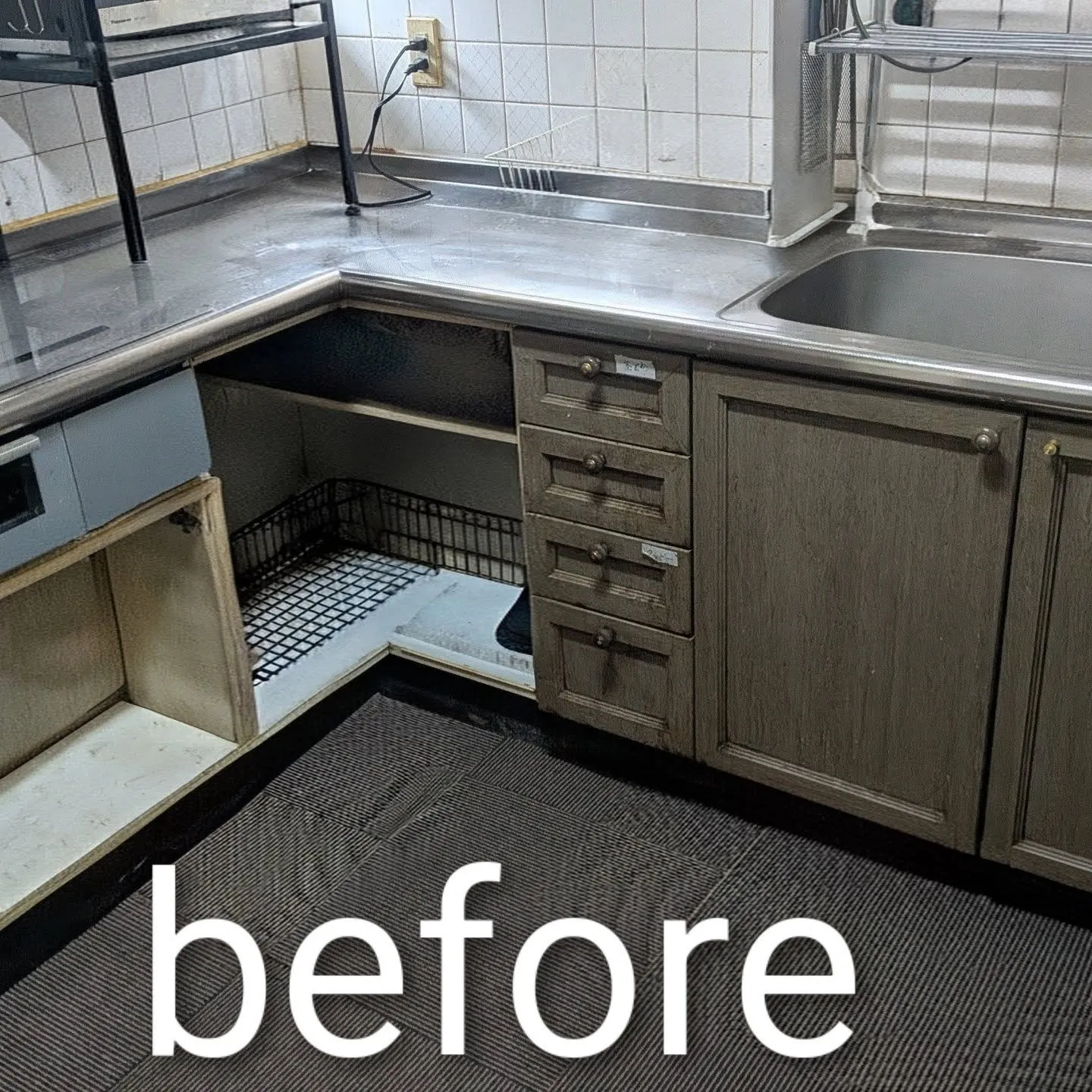 古いシステムキッチン、捨てるのはもったいない！🚫✨ 交換じゃ...